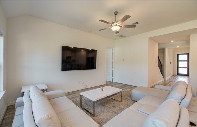Building Photo - 2816 Oakheath Crst Ct