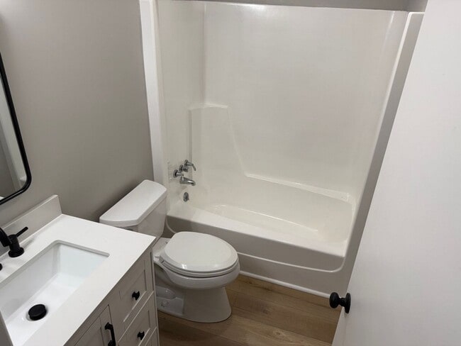 Building Photo - Renovated Rocky Hill Home