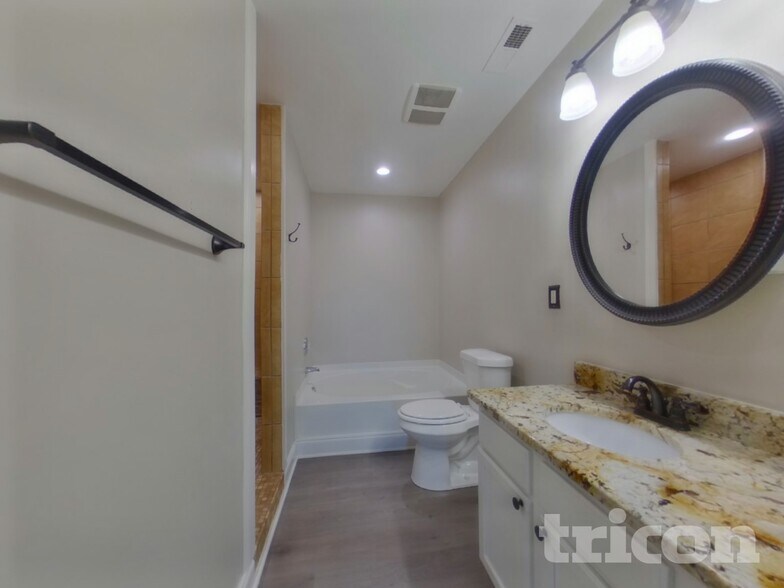 Building Photo - 1208 Ballina Way