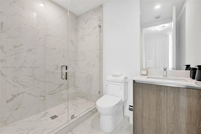 Building Photo - 17550 Collins Ave