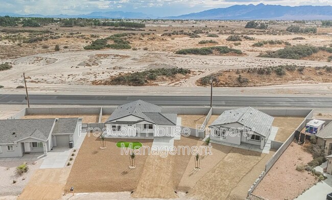 Building Photo - 861 Valiant Ave