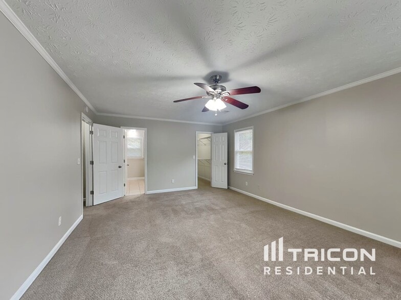 Building Photo - 1925 Sidneys Cove