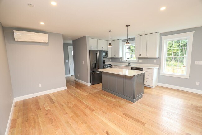 Building Photo - 24 Boston Rd