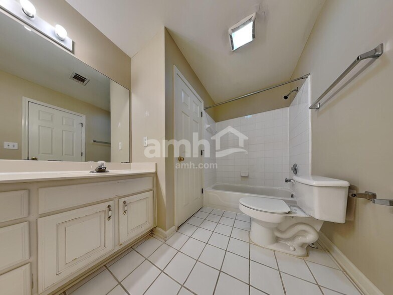 Building Photo - 1315 Killian Shoals Way SW