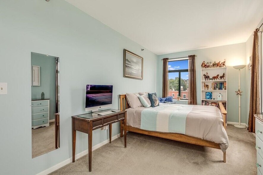 Building Photo - 315 Rantoul St