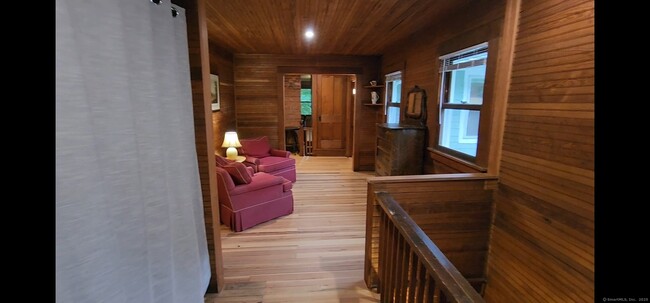 Building Photo - 264 Twin Lakes Rd