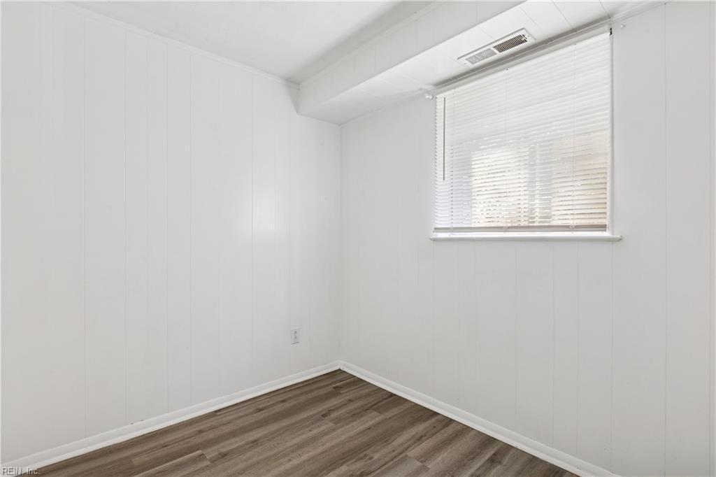 Building Photo - 301 Pepper Mill Ct