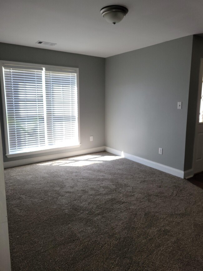 Building Photo - 377 Walker Field Ln