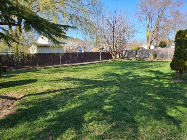 Building Photo - 56 Applegate Dr