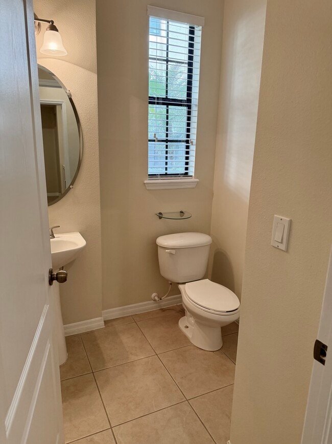 Building Photo - 5610 Kingletsound