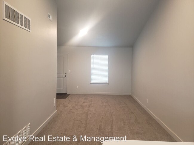 Building Photo - 2 br, 1 bath House - 1141 E 1320 S Bld D 304