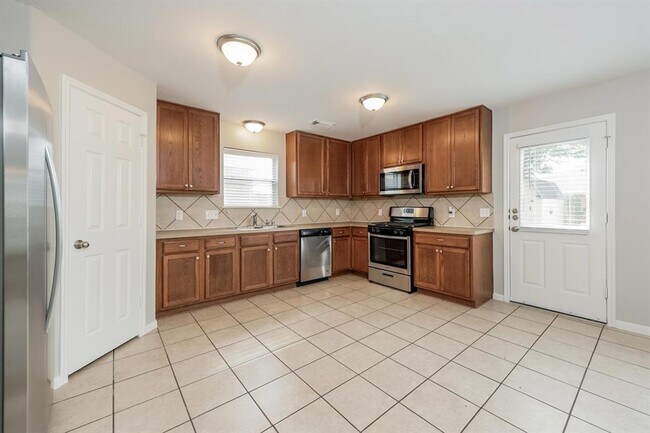 Building Photo - 8319 Loetsch Ridge Way