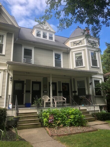 Building Photo - 87 S Washington St