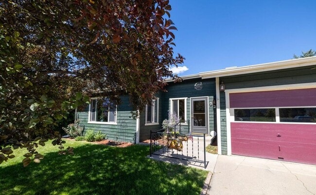 Building Photo - Charming 3-Bedroom Ranch for Rent in Prime...