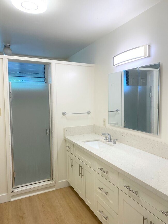 Building Photo - Manoa - Upgraded 3 Bedroom, 3 Bath Single Family Home with Enclosed Garage