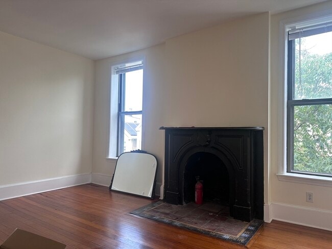 Building Photo - 92 White St
