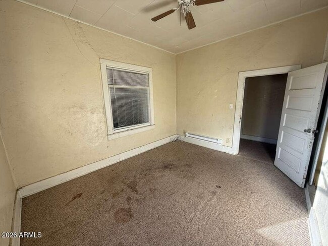 Building Photo - 1014 E 14th St