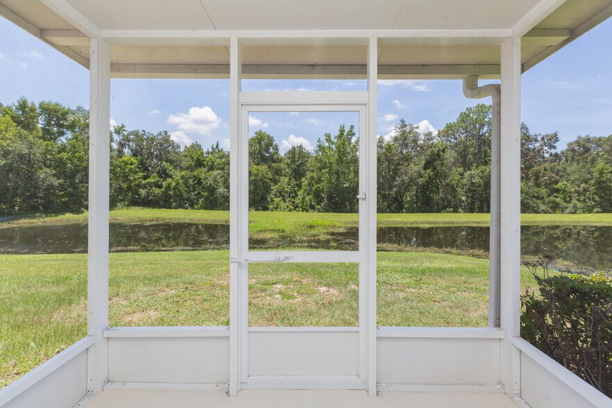 Building Photo - 15939 Fishhawk View Dr