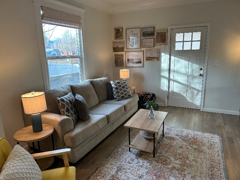 Building Photo - 421 S Prospect St