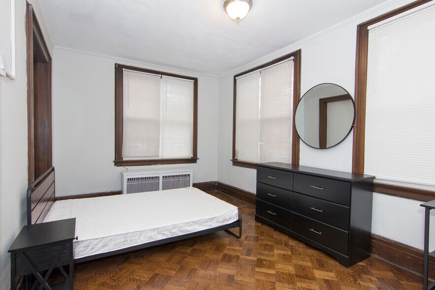 Building Photo - 131 Hawley St