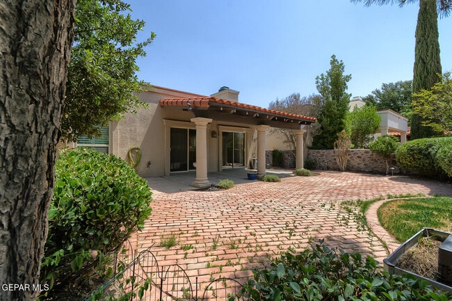 Building Photo - 6167 Los Felinos Cir