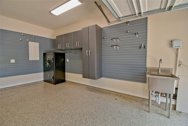 Building Photo - 1708 Stonehaven Ln