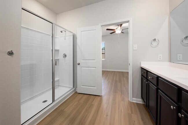 Building Photo - 15431 Maple Ter Dr