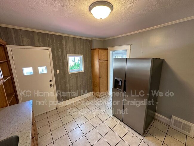 Building Photo - 5105 Walnut St