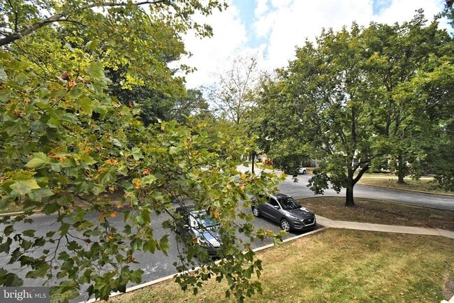Building Photo - 308 Foxcroft Cir