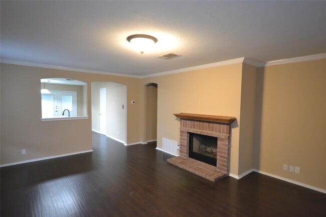 Building Photo - 2106 Hawksbury Way