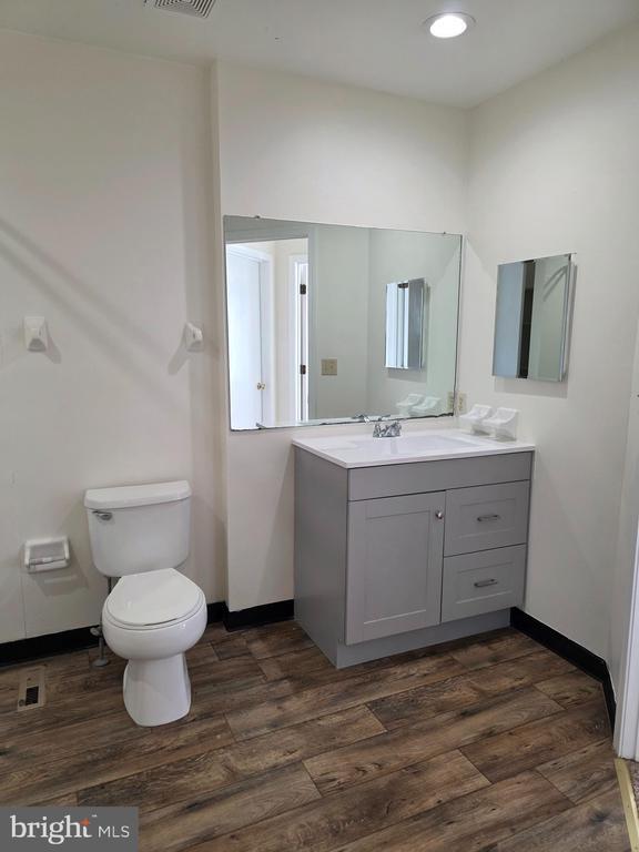 Building Photo - 529 Schooner Way