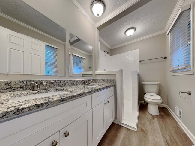 Building Photo - 4620 Shannondale Ln