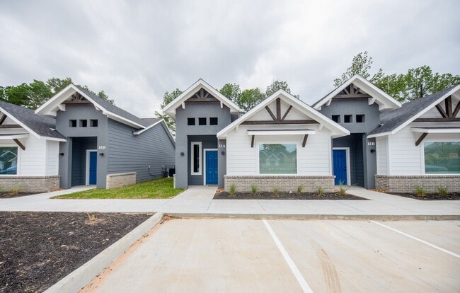 Building Photo - 10317 Lake Rd