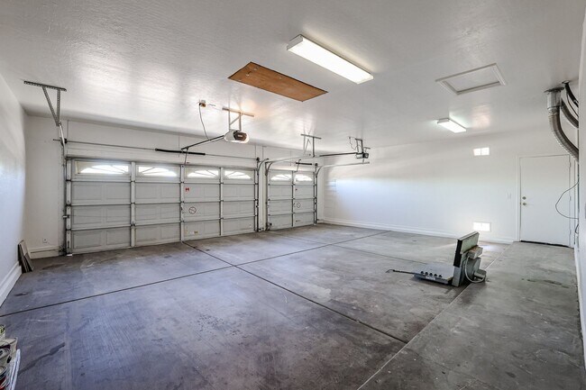 Building Photo - COMING SOON!! INCREDIBLE 5-BEDROOM 3 BATH, ALMOST 4000 SFT IN CORE CHANDLER