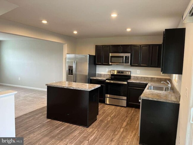 Building Photo - 2862 Farzi Cir