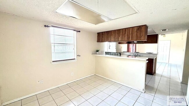 Building Photo - 63 Calgary Ct