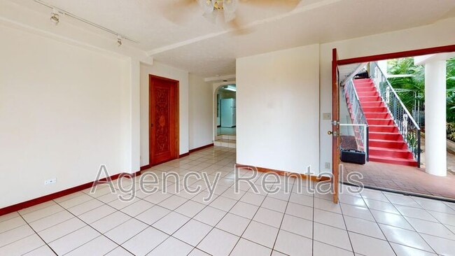 Building Photo - 1145 Ukana St