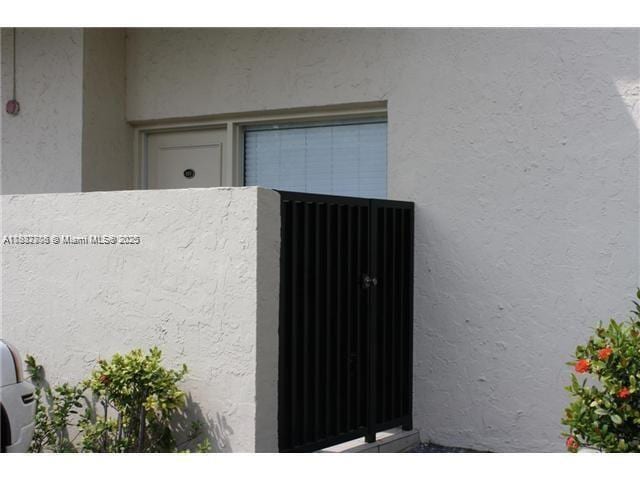 Building Photo - 2715 Tigertail Ave