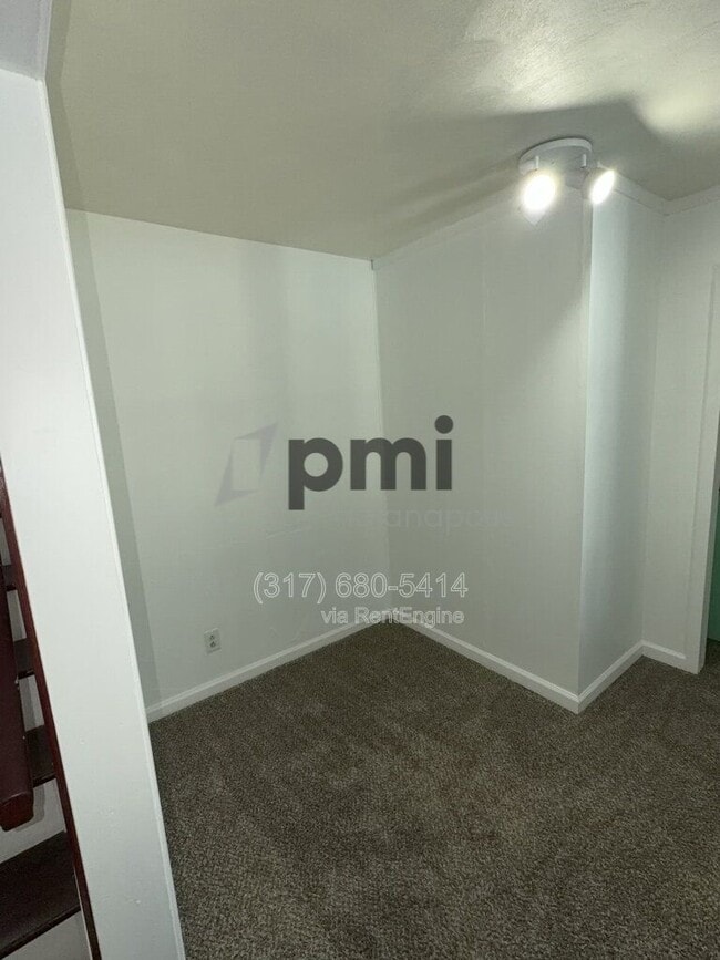 Building Photo - 635 Phaeton Pl