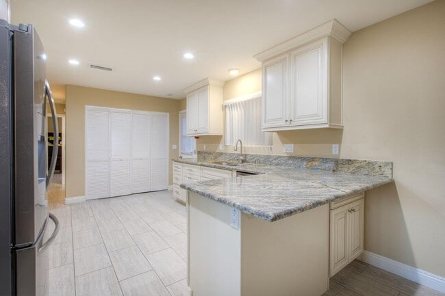 Building Photo - 18261 Sanders Dr