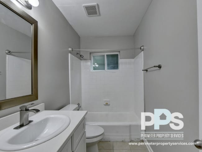 Building Photo - 217 Lampkin St NE