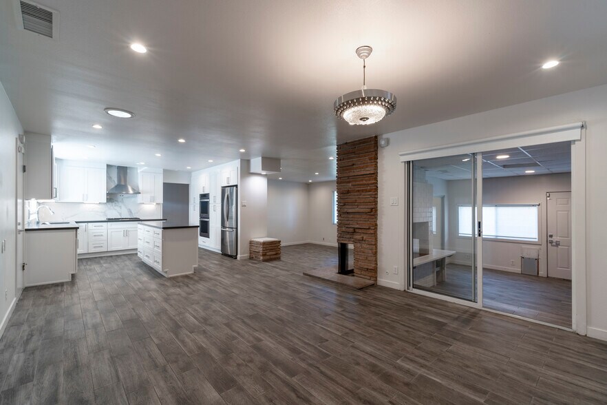Building Photo - 129 E Loop Dr