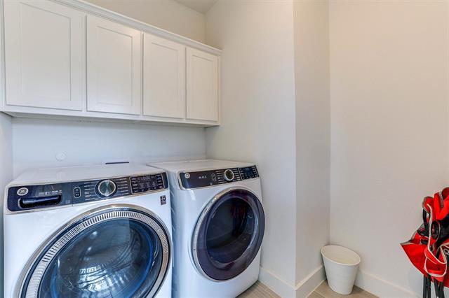 Building Photo - 8044 Zeppos Dr.