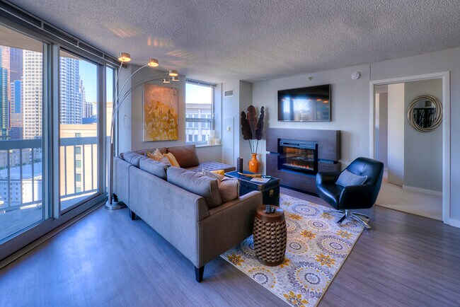 Building Photo - 530 N State St