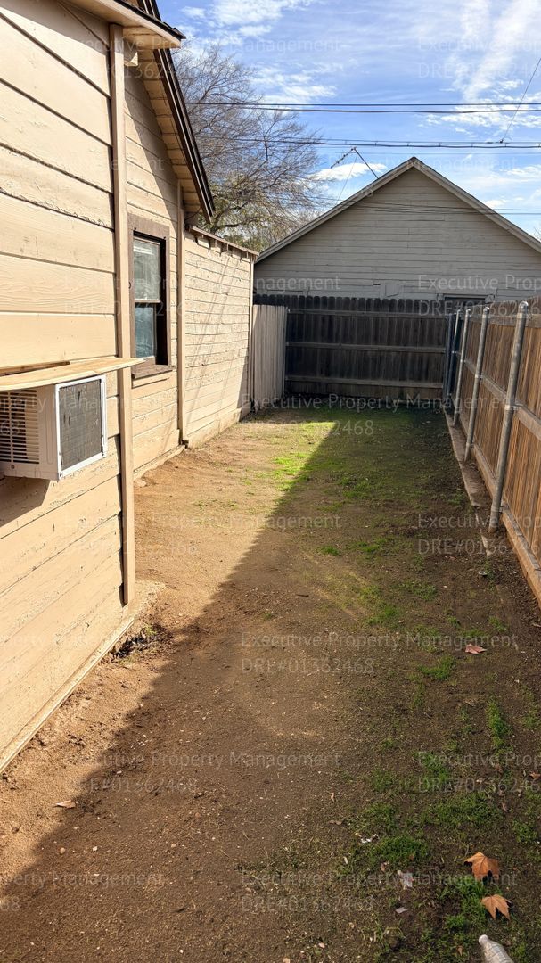 Building Photo - 1625 Camino Sierra