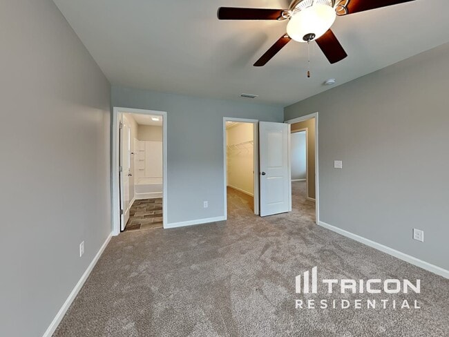 Building Photo - 918 Robys Pl