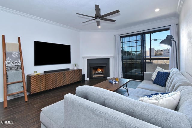 Building Photo - 5534 Encino Ave