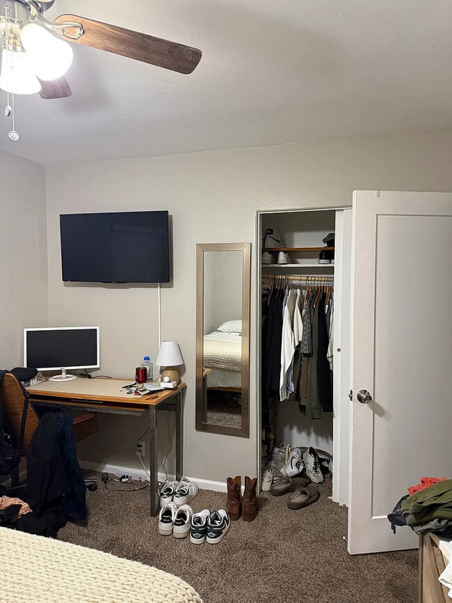 Building Photo - HOUSE FOR RENT