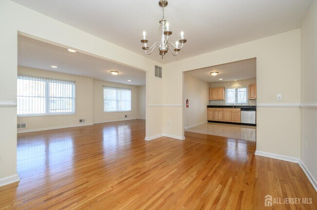 Building Photo - 601 St Marks St