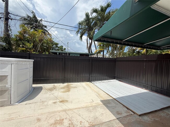 Building Photo - 8805 SW 43rd Terrace